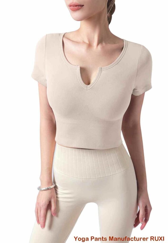 жанчыны ў спартыўным бюстгальтары