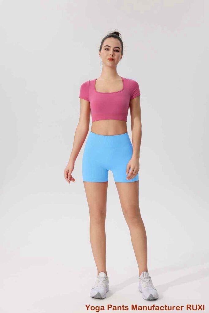 чорныя жаночыя легінсы з кішэнямі